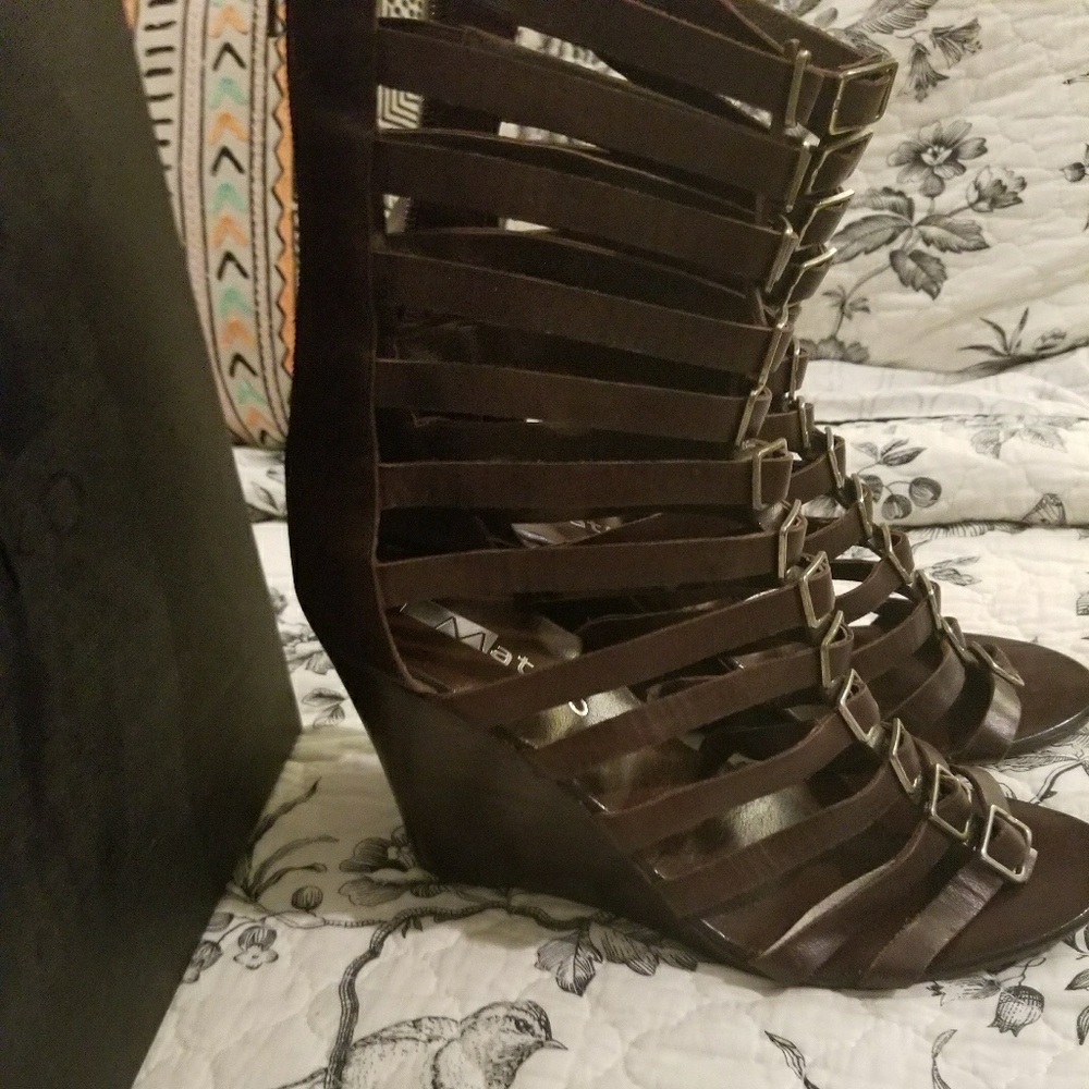 Matiko strappy brown wedges
